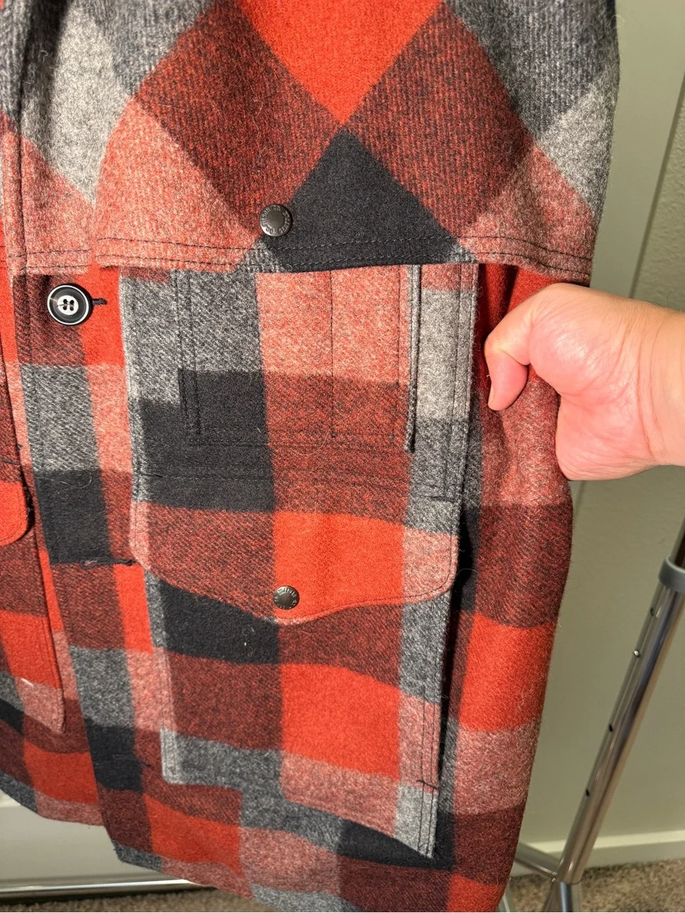 FILSON - Lined Mackinaw Wool Packer Coat in Black / Charcoal / Rust, Men’s 3XL